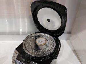 愛品館市原店で買取したHITACHI|RZ-BC10M|IH炊飯器