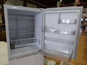 愛品館市原店で買取した｜パナソニック｜NR-C33ES1-W｜3ドア冷蔵庫です。