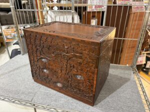 大坂屋家具｜元祖軽井沢彫｜桜彫刻｜針箱