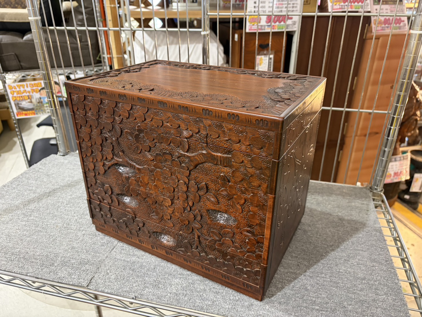 軽井沢彫り　大坂屋家具店　菓子入れ　木彫り器 大坂屋家具｜元祖軽井沢彫｜桜彫刻｜針箱