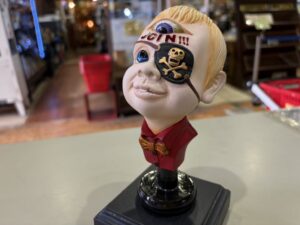 愛品館市原店で買取したスカルプチャー我サードアイズ胸像