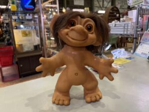 愛品館市原店で買取した1964年製 オリジナル・ダムトロール人形(特大30cm)