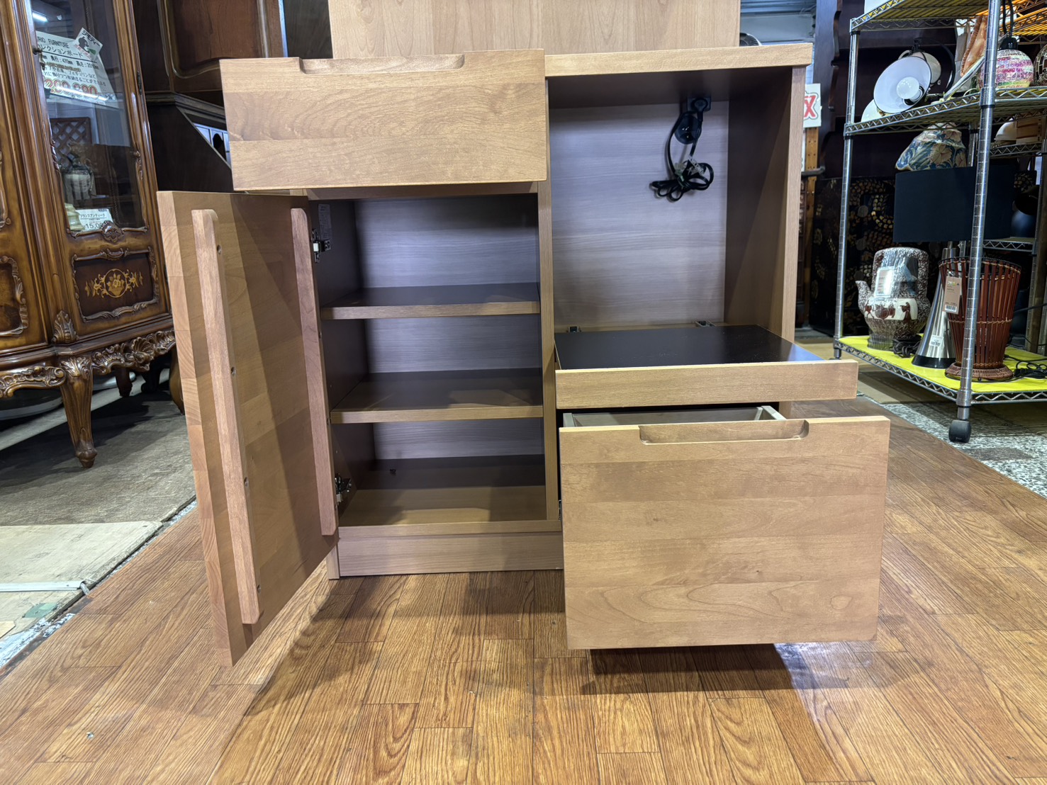 unico｜WYTHE キッチンボード買取しました！｜リサイクルショップ愛品 