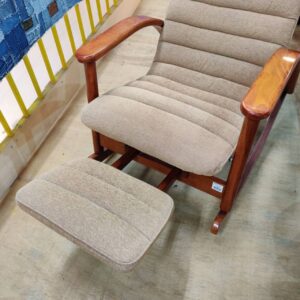 松田産業（マツダ）-ロッキングチェア-収納式フットレスト付き-リユース-柏-愛品倶楽部