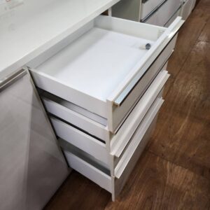 高橋木工所-2枚スライド扉キッチンボード-シェモア140オープン-リユース-柏-愛品倶楽部