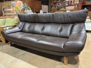 愛品館市原店で買取したカリモク|ZU4653R801 3シーターソファ